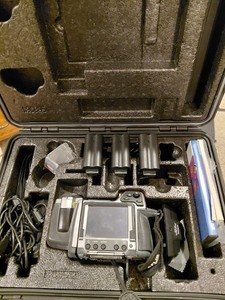 Flir T200 Thermal Imager Infrared Camera with Case and Charger