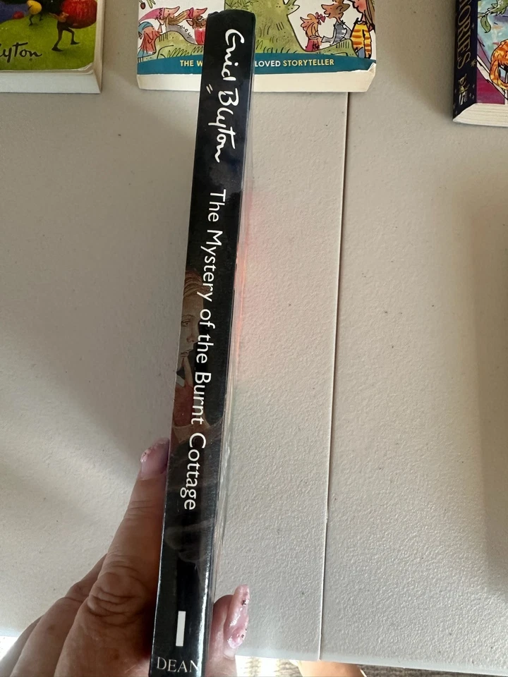 The Mystery of the Burnt Cottage ~ Book by Enid Blyton ~ Hardcover book ~ NEW ~ - Image 3 of 4