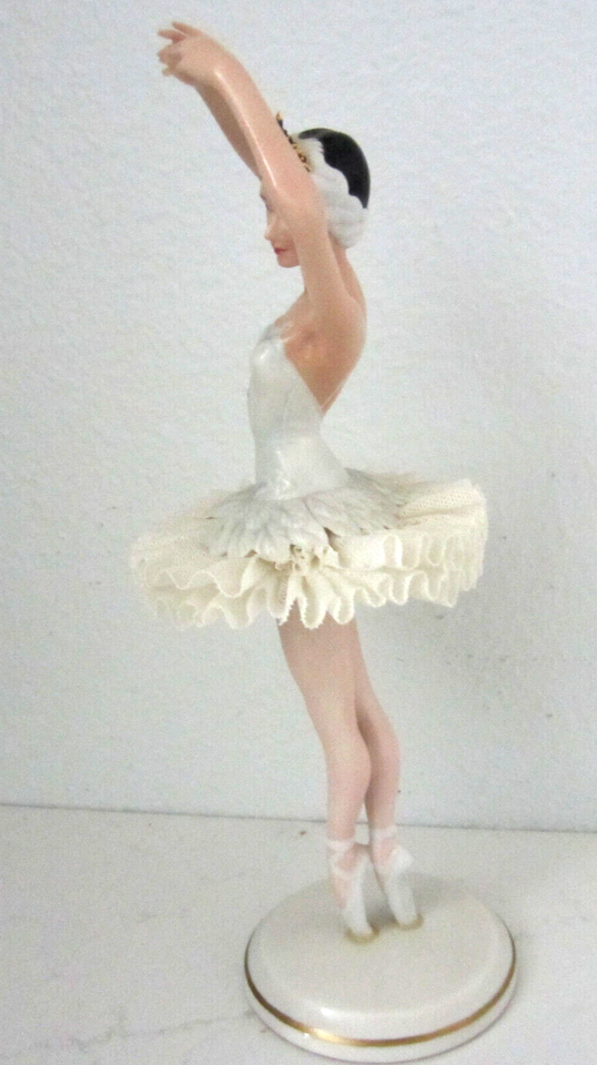VINTAGE 1986 FRANKLIN MINT "SWAN LAKE" BALLERINA/DANCER FIGURE