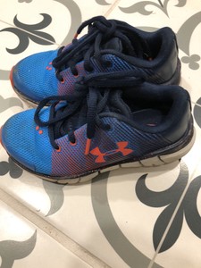 boys under armour tennis shoes