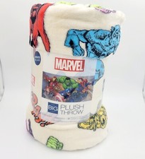 The Big One Marvel Retro Icons Oversized Plush Throw Blanquet 5ft x 6ft