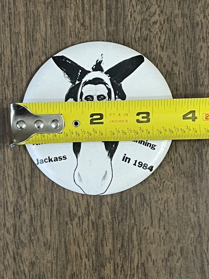 Raro 1984 Ronald Reagan Button Mondale Head on Jackass Foto 3 de 3