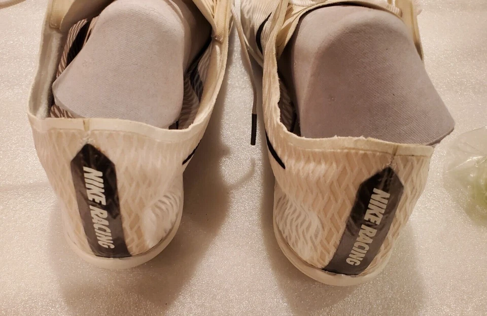 Nike Zoom Mamba 5 White Black Shoes AJ1697-001 Men’s 13 without Spikes - Image 4 of 4