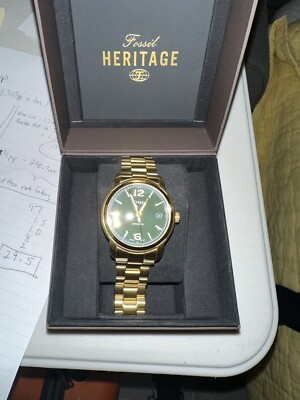 Heritage Fossil Unisex Watch - Elegant Gold and Green Design, Timeless Style!  