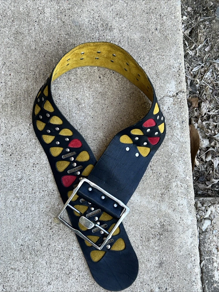 Cinturón Boho Ancho Tachonado Multicolor Cuero Negro Vera Neumann De Colección, Años 60 Foto 2 de 4