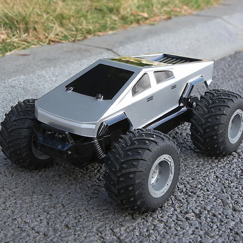 1/24 2.4GHz RC Pickup Truck 4*4 Off Road Vehicle Rock Crawler Car Q208 RTR - Image 3 of 4