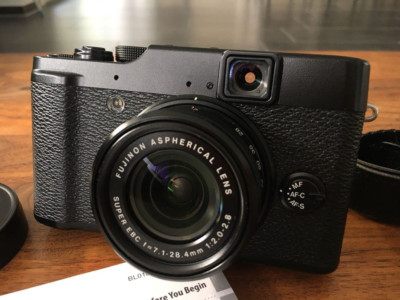 FUJIFILM X10 12.0MP EXR CMOS Digital Camera-f2.0-f2.8 4x Optical Zoom Lens