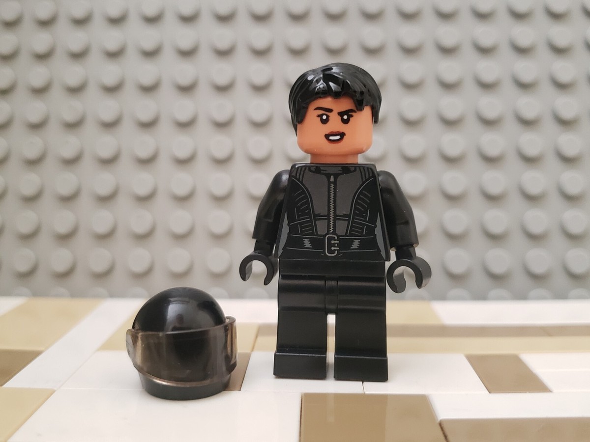 LEGO Selina Kyle Minifigure - 76183 Batman Batcave: Riddler Face