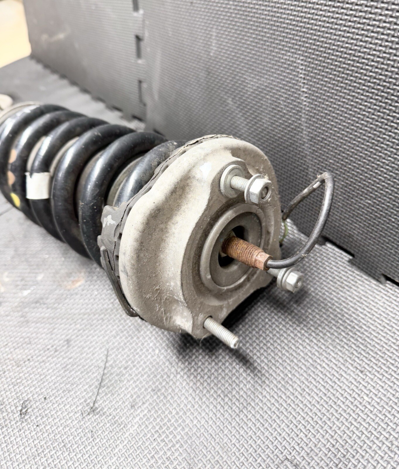 ⭐️2014-2017 Maserati Quattroporte Left Front Shock Strut Absorber 6700071400 OEM