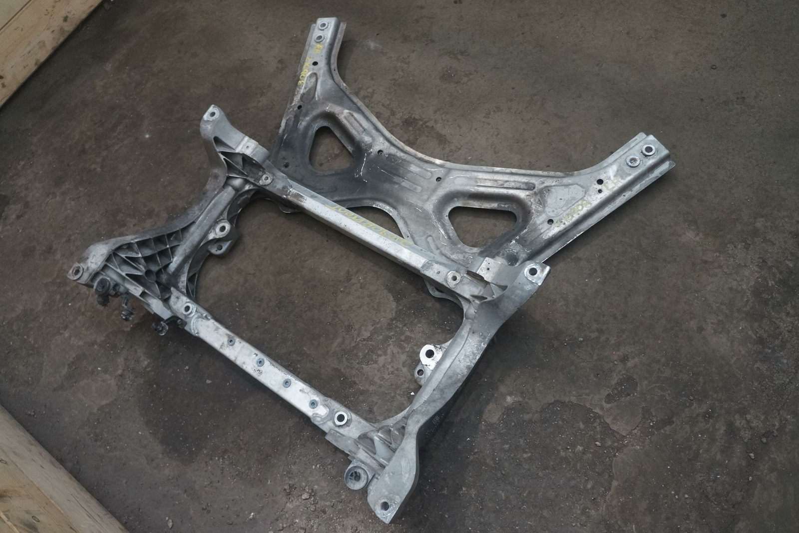 Front Subframe Cradle Crossmember AWD 670003565 Maserati Quattroporte S Q4 2014