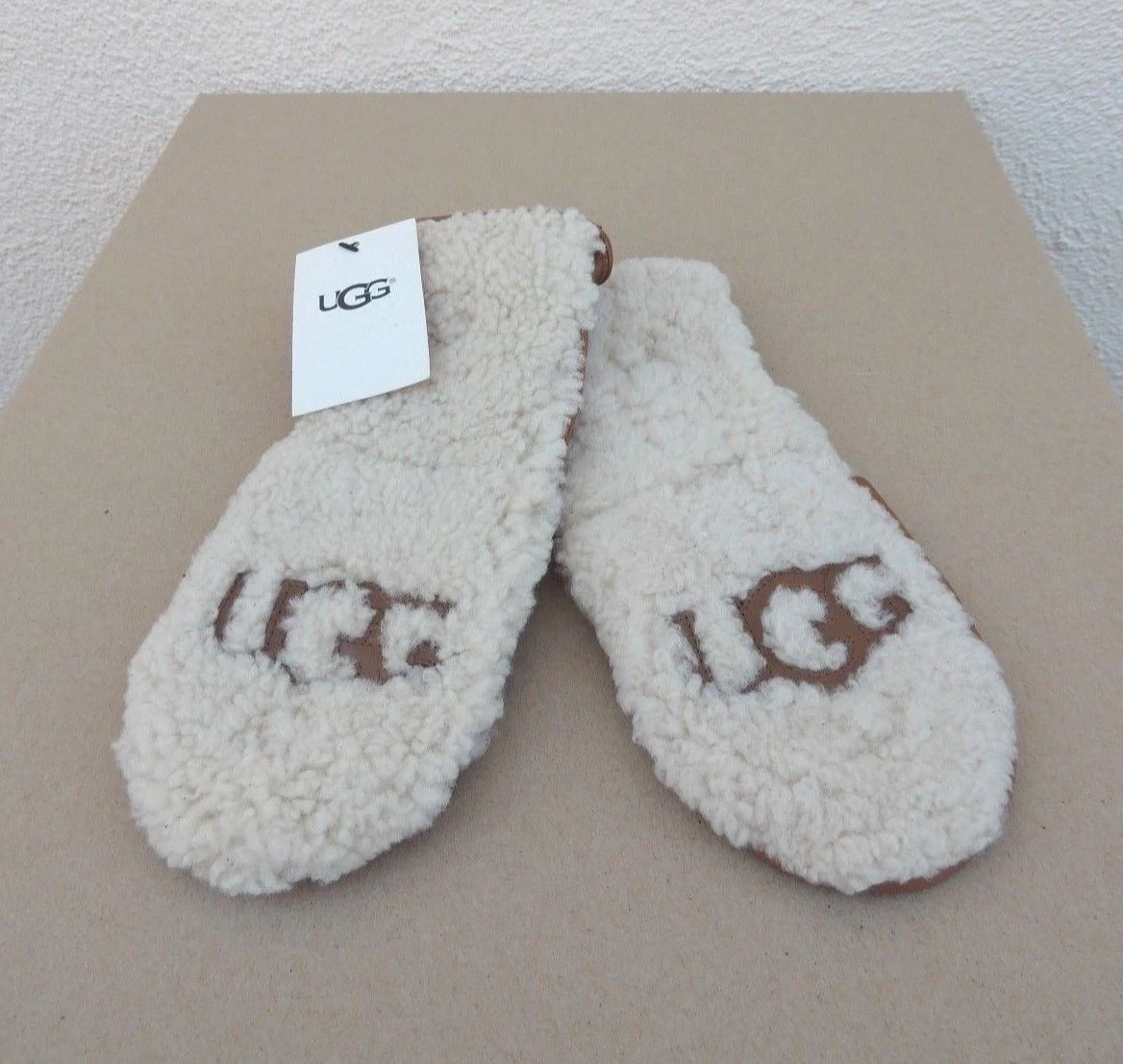 UGG LOGO CHESTNUT CURLY PILE SHEEPSKIN FLIP MITT WINTER MITTENS ~WOMEN L ~NWT