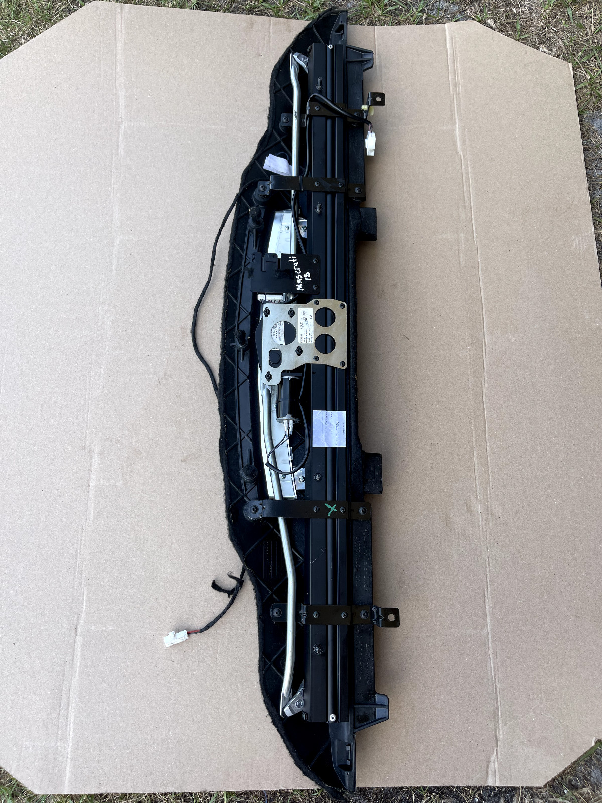 2018 MASERATI QUATTROPORTE REAR DECK PARCEL SHELF SUNSHADE & 3RD BRAKE LIGHT OEM