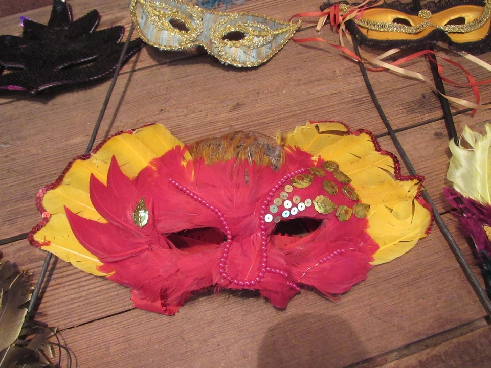 LOT Mardi Gras Halloween Feather Eye Masks Assortment - 8 Pieces - Image 3 of 4