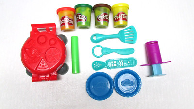 Play-Doh Kitchen Creations Burger Barbecue Food Set with 4 Colors