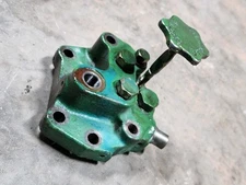 John Deere 950 Tractor 3pt 3 Point Lift Cylinder End Cap & Flow Control Valve