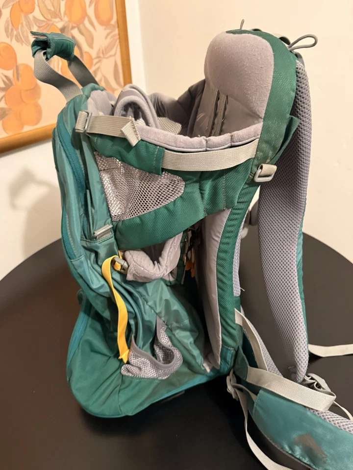 Mochila portabebés Kelty Kids Transit 3.0 senderismo en verde y gris Foto 3 de 4