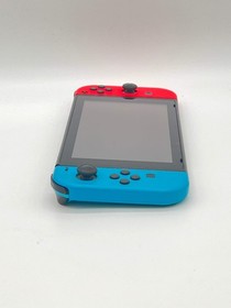 Nintendo Switch HAC-001(01) 32GB w/ Joycons & Mario Kart Deluxe 8 Game