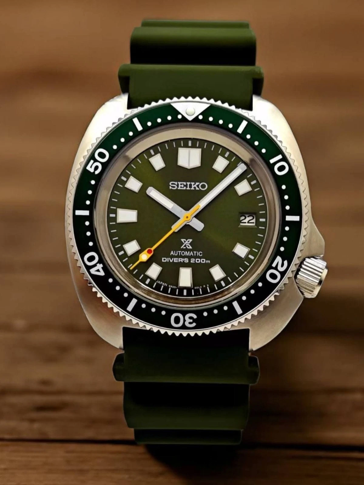 Seiko Prospex Automatic Diver’s Watch 200m Green Dial & Strap
