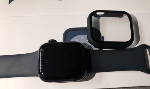 Apple Watch Series 8 41mm Midnight Aluminiowe etui z paskiem sportowym (podrapane) - Zdjęcie 3 z 10