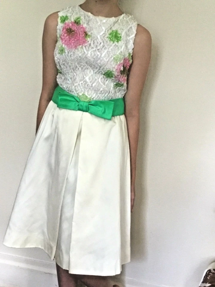Vestido Formal Vintage Años 60 Rosa Neón Verde Lentejuelas Rosa Marfil Tafetán Sin Mangas Foto 3 de 4