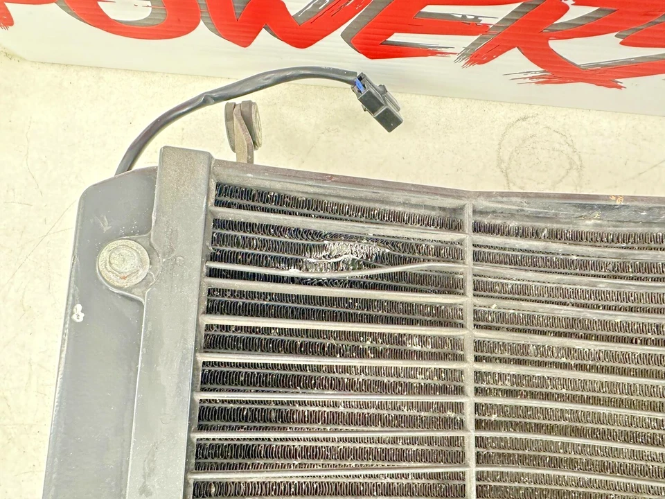 06-12 YAMAHA FJR 1300 Radiator + Cooling Fans + Hose - Image 3 of 4