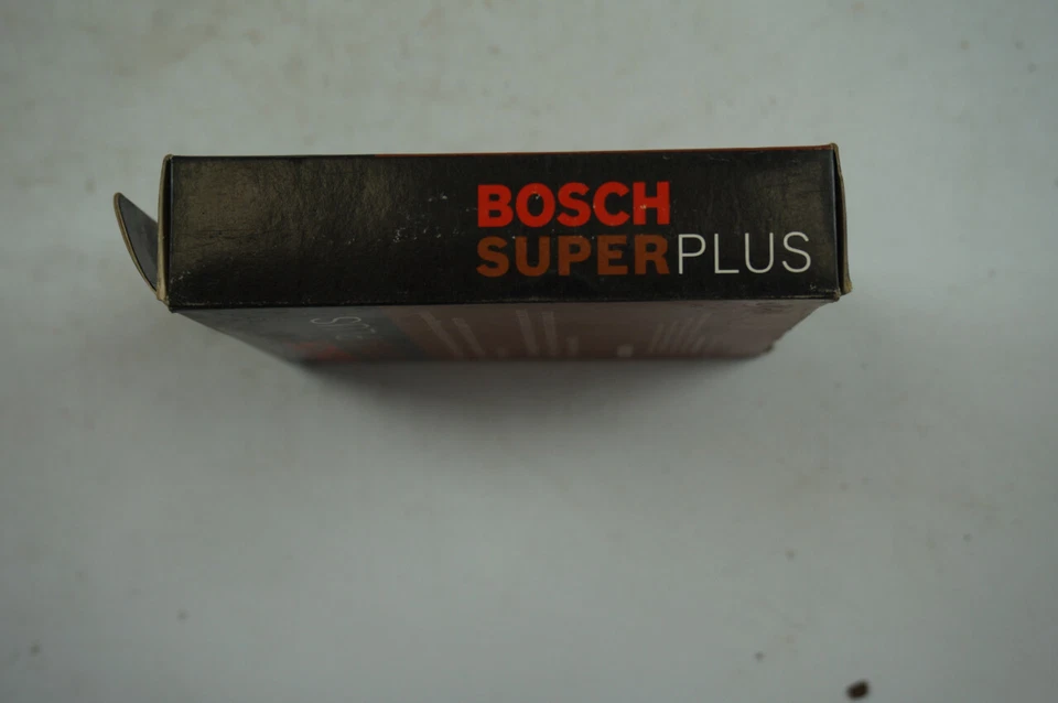 BOSCH SUPER PLUS 7956 SPARK PLUGS PACK OF 4 NOS - Image 2 of 4