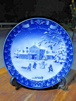 NEW KFC Kentucky Fried Chicken Christmas Plate 1996 Japan Colonel Sanders dish