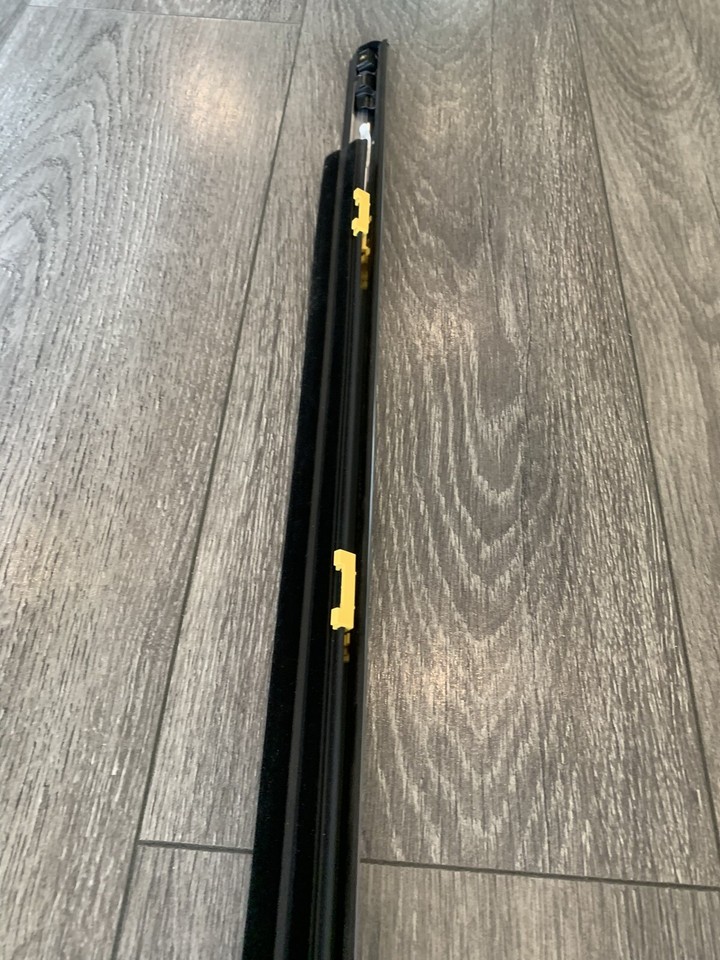 202124 Genuine GM Front Right Passenger Side Belt Molding OEM 84844388