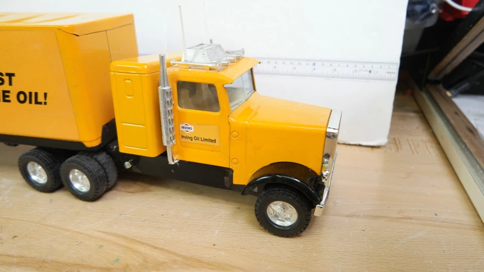 NYLINT Irving IDO Tractor Trailer Semi Truck Pressed Steel 18 Wheelers - Image 3 of 4