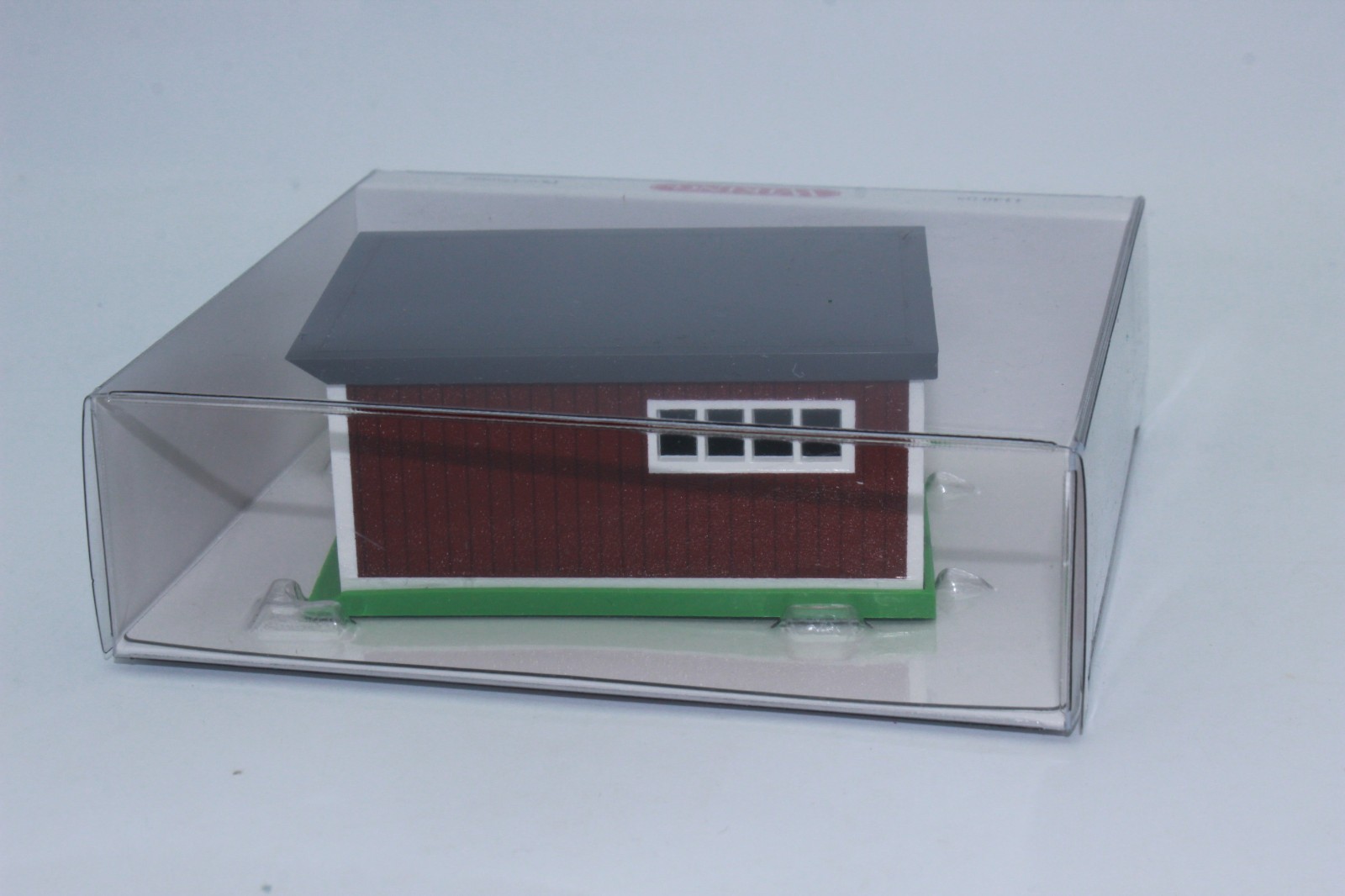 Wiking 114005 Scale 1:87 Sweden House Garage Stand Model NEW in Box