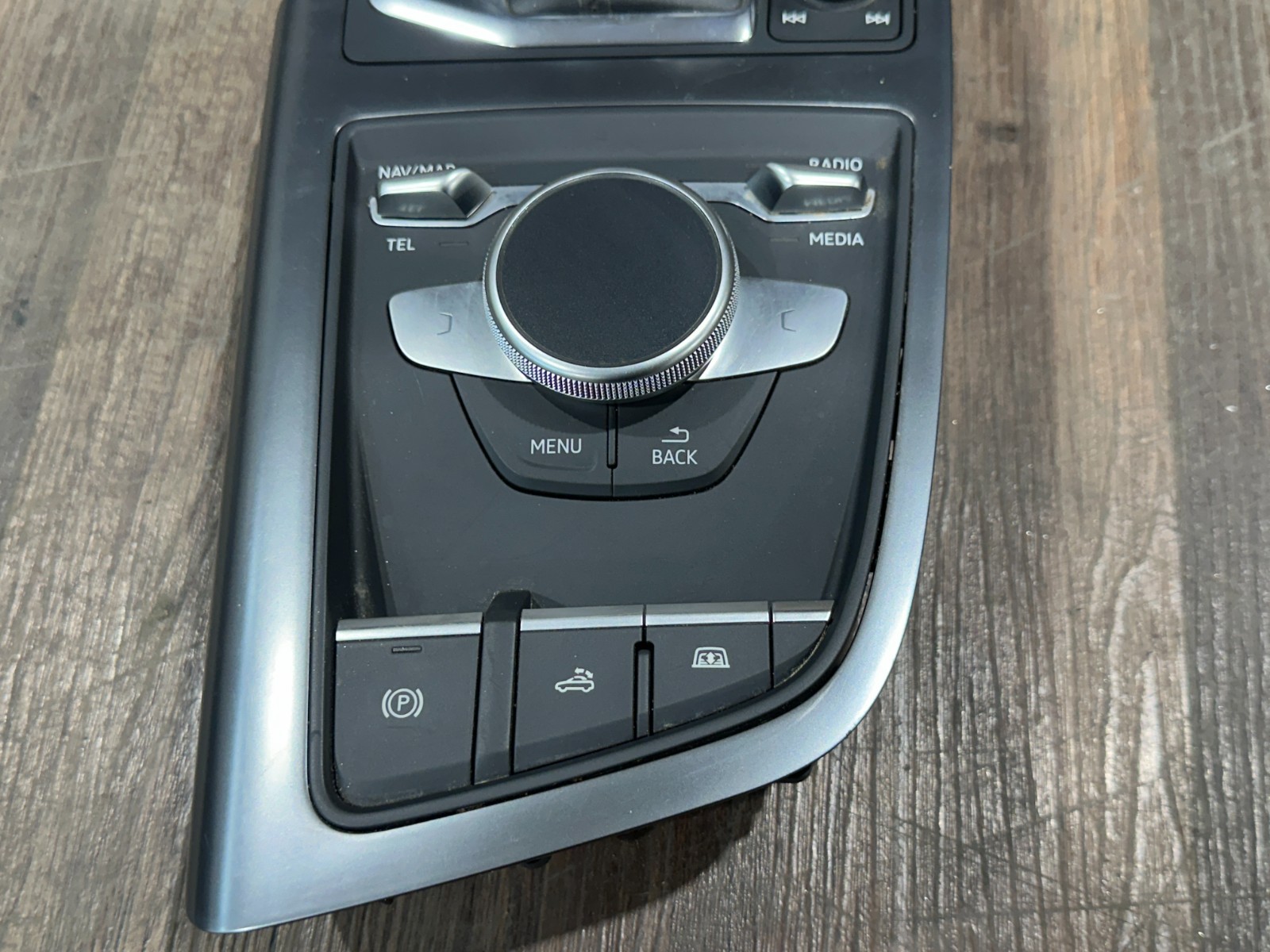 Audi R8 2012-2015 Center console