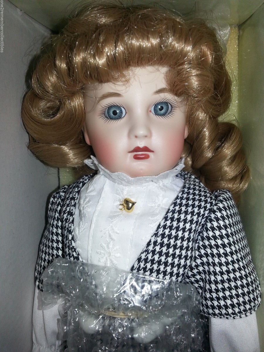 *⑅︎୨୧┈︎ イギリス　ヴィンテージベア︎ アンティークベア　┈ ୨୧⑅︎* Hallmark VICTORIAN MEMORIES PORCELAIN DOLL 11