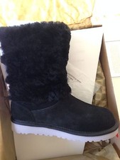 NIB UGG Big Kids Malena boots black big kids size 3