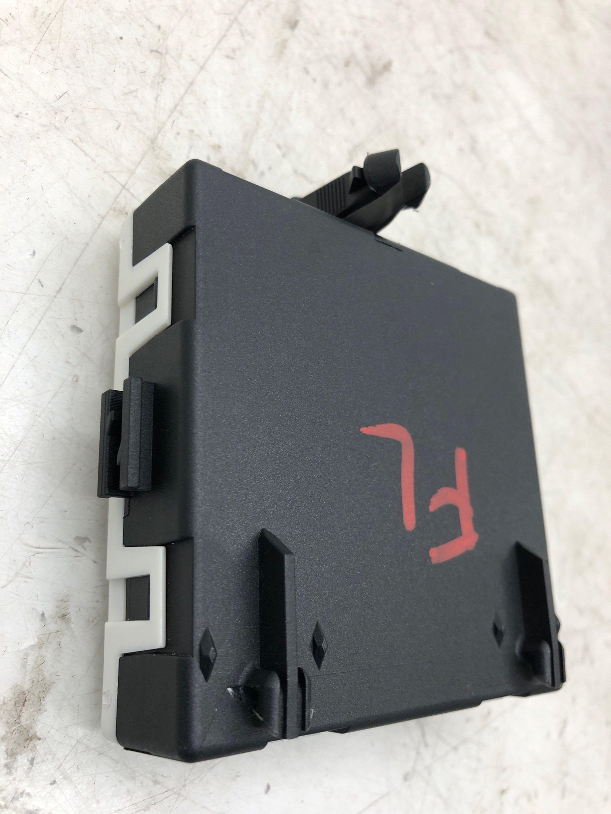 2019-2023 ASTON MARTIN VANTAGE LEFT FRONT DOOR CONTROL MODULE 2229001414 OEM