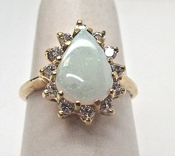 Vintage 14k Yellow Gold and Fiery White Opal with Natural Diamonds .33 TW Ring - Image 3 of 4