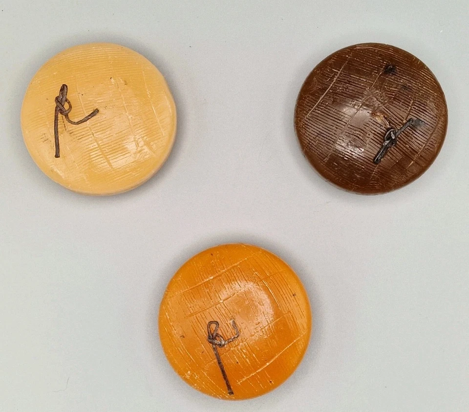 Pack of 18 Floating Candles, 8cm Diameter, Sandalwood Scent - Image 2 of 3