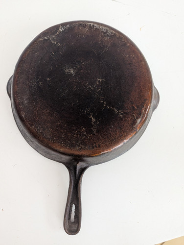 Vintage Unbranded Cast Iron Skillet Marked No 11 W Exterior Copper Tone - Picture 2 of 7