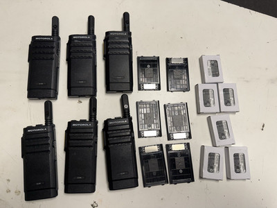 6X Motorola SL300 99 Channel Display Radio AAH88QCP9JA2AN UHF W/BATTERY &ANTENNA