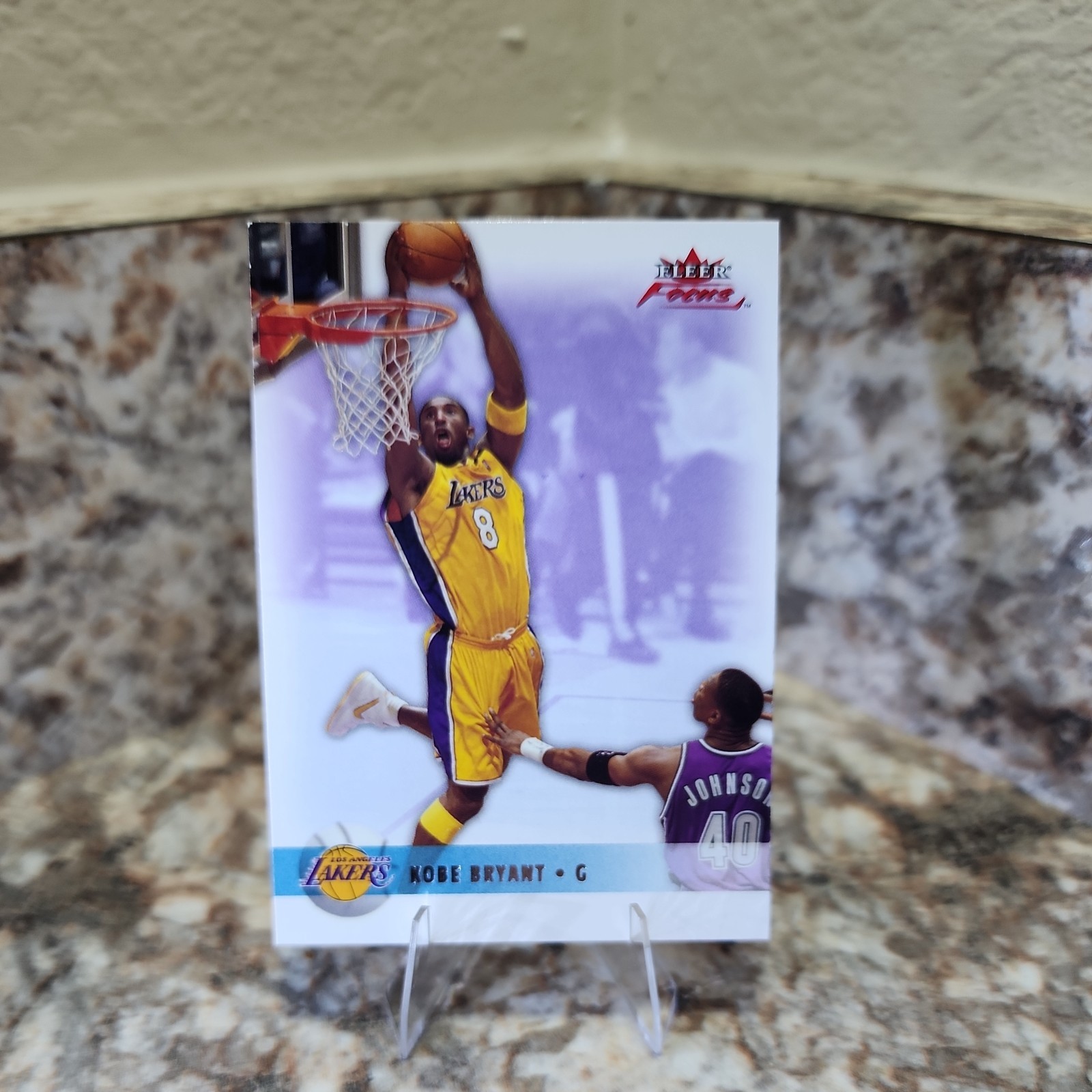 2002-03 Fleer Focus Kobe Bryant #22 LOS ANGELES LAkERS