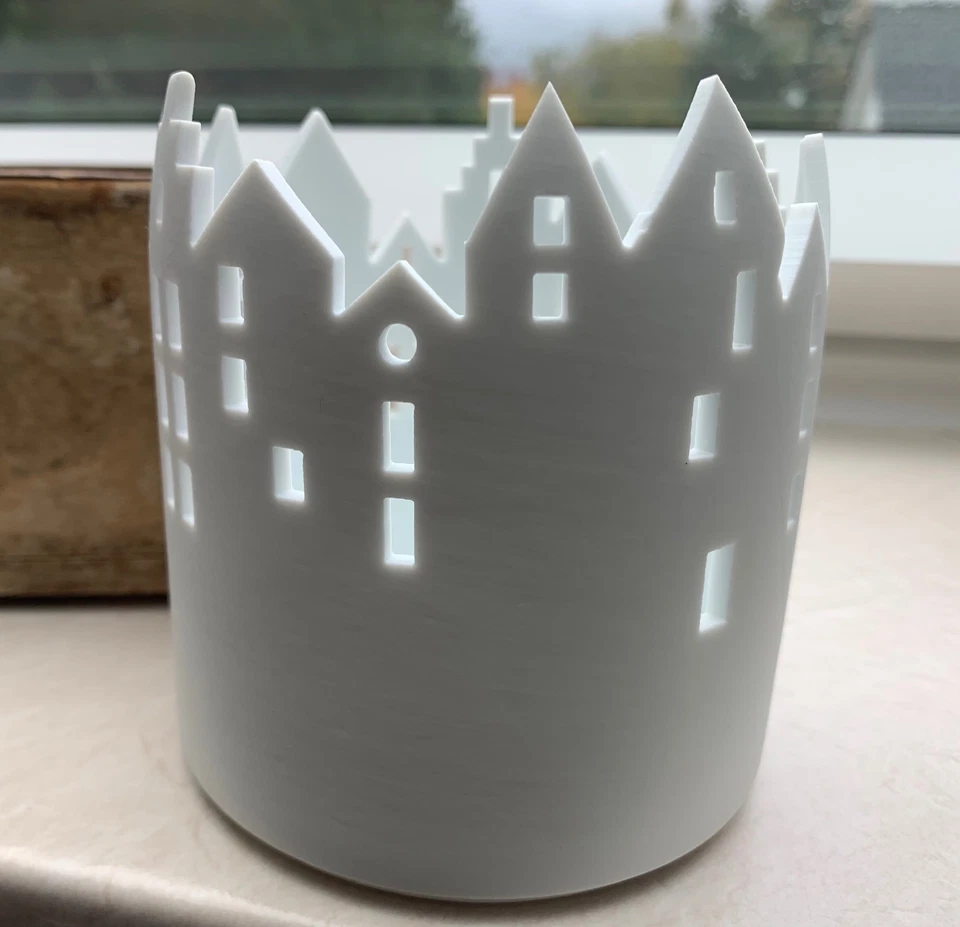 B - Ware - Stadtlicht Marktplatz aus Porzellan Räder- unebenheiten am Porzellan - Bild 2 von 4