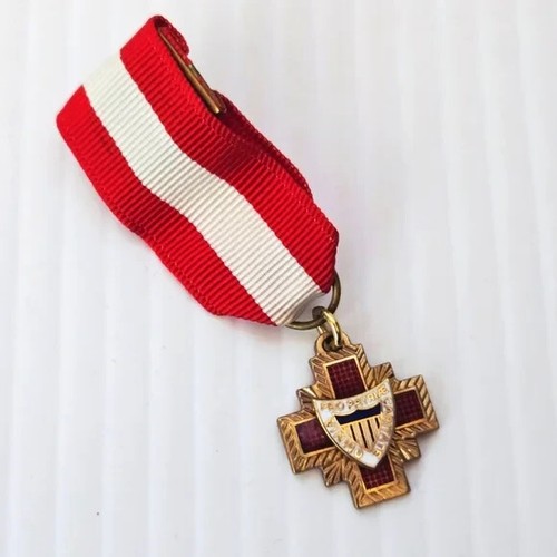 Red and White Ribbon Medal with Gold Cross American Society of Military Surgeons