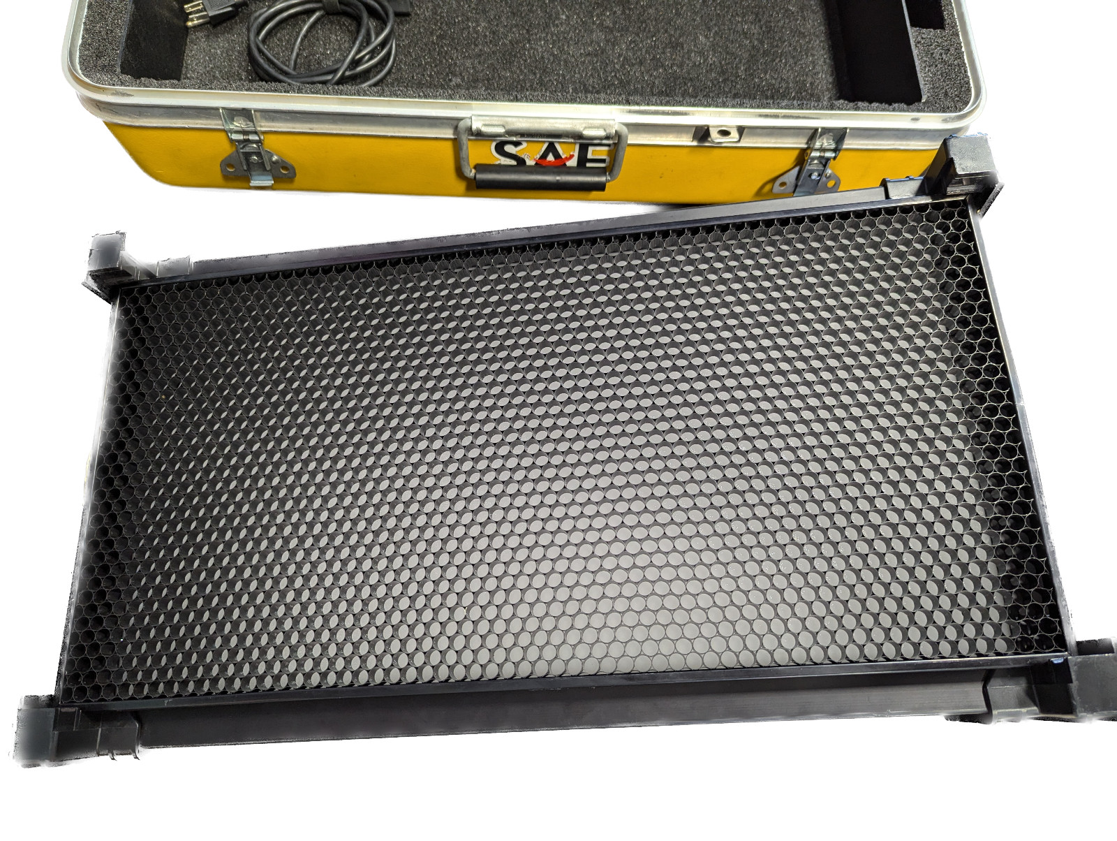 Kino Flo Celeb LED 201 DMX Center Mount Kit (Univ 120U) + Hardshell Flight Case