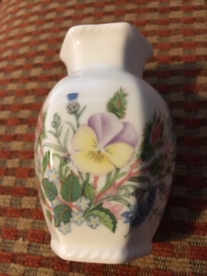 Aynsley Wild Tudor 5'' Vase unverpackt keine Chips oder Risse