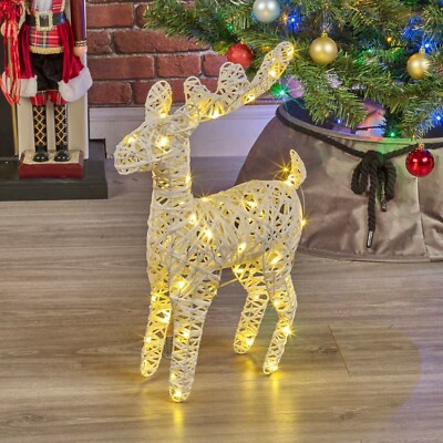LED Leucht Rentier 45cm Kunststoff Rattan Drahtgestell Weihnachtsdeko weiß