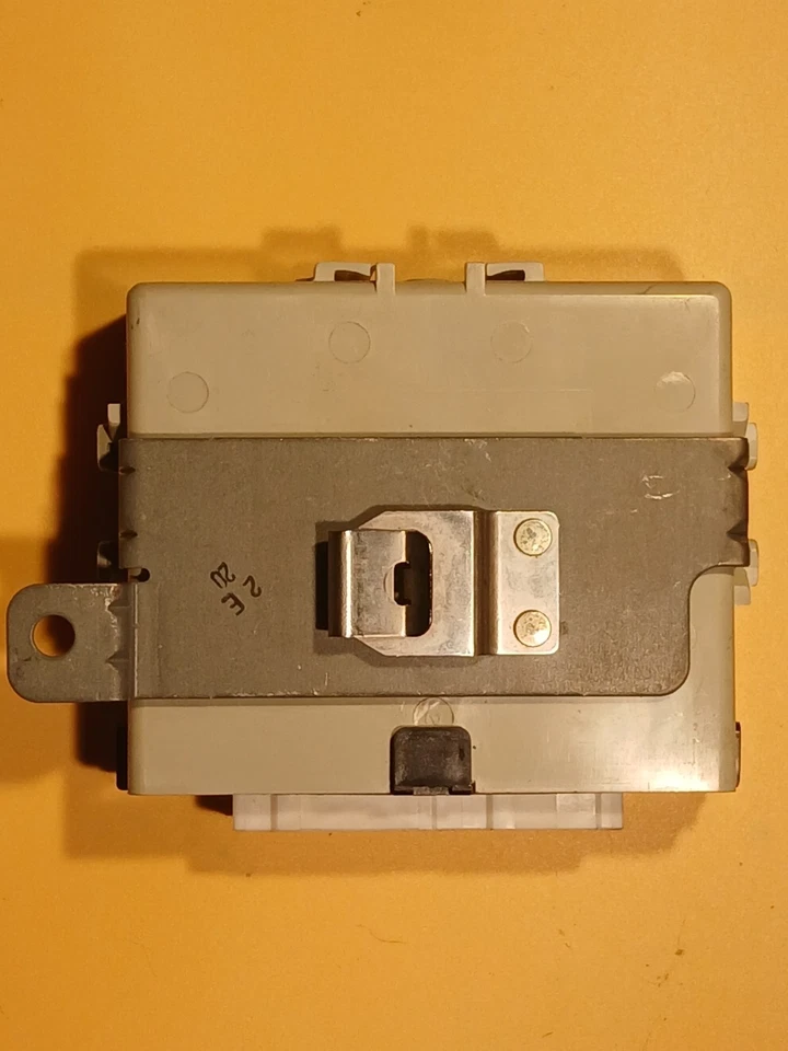 Control Unit - Isuzu (8971249772) Genuine Isuzu Parts Isuzu Parts Manufacturer: - Image 2 of 3