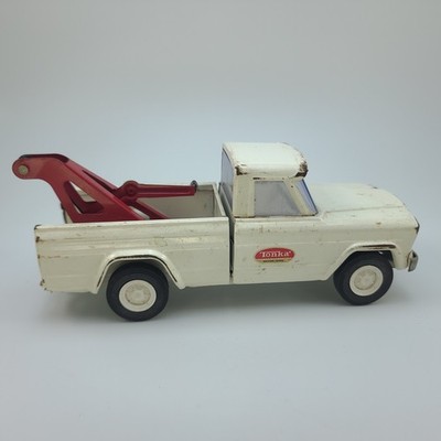 Vintage Tonka White Jeep Pickup Tow Truck Wrecker 520 Series Metal Toy Diecast