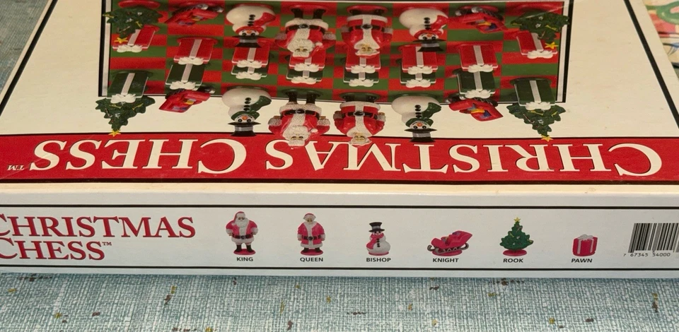 Big League Promotions Christmas Chess Set - Santa Novelty 2001 Complete-OB-EUC - Image 4 of 4