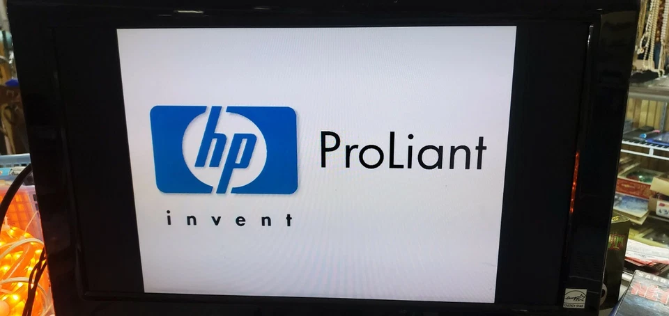 HP PROLIANT DL360 G5 SERVER / 2x INTEL Quad Xeon 2.33GHz /4GB RAM /2PSU - NO HDD - Image 3 of 4