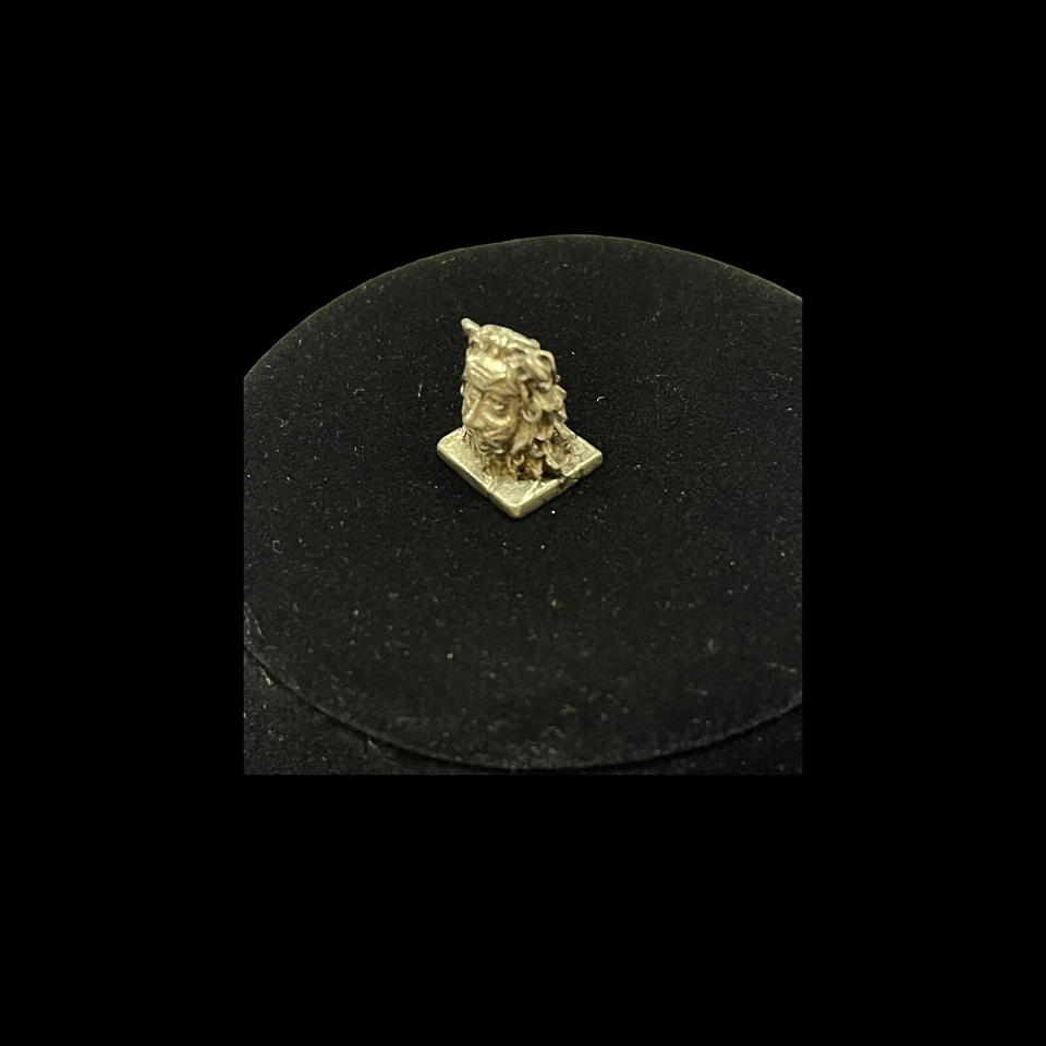 The Wizard of Oz Monopoly Replacement Game Piece Pewter Token Cowardly Lion￼ - Image 2 of 4