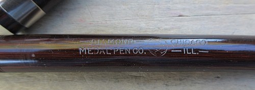 Vintage Diamond Medal Fountain Pen - FINE 14k nib - Picture 7 of 11
